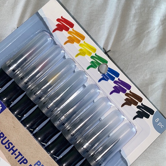 NWT Art Skills 8 pc. Premium Brush Tip Markers - Picture 3 of 6
